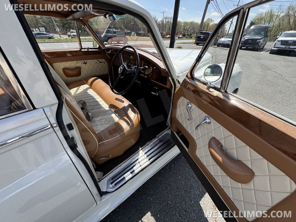 Photo of Antique for sale: 1956 Bentley S3