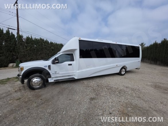 2019 Ford F550 GM33 Shuttle Shuttle Bus for Sale in Fontana, CA - Photo 2