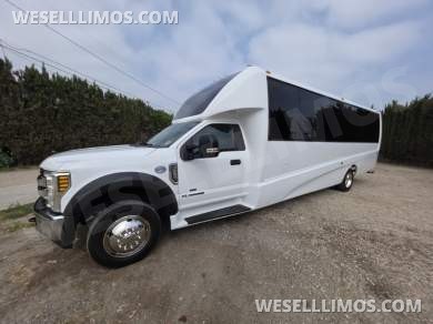 2019 Ford F550 GM33 Shuttle Shuttle Bus for Sale in Fontana, California, US - Photo 4
