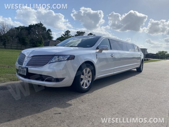 2017 ECB Lincoln MKT Limousine 5th door