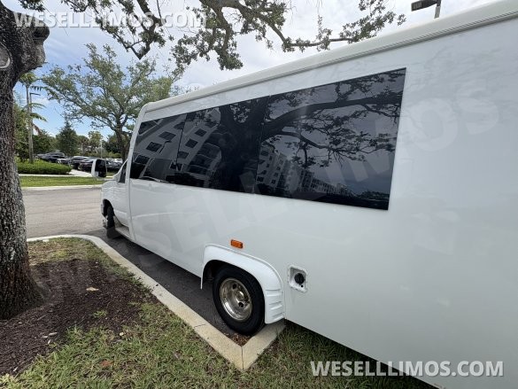 2018 Ford E-350 Limo Bus. Global motor coach