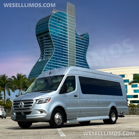 2023 Ulimate Toys  Mercedes-Benz Sprinter Sprinter