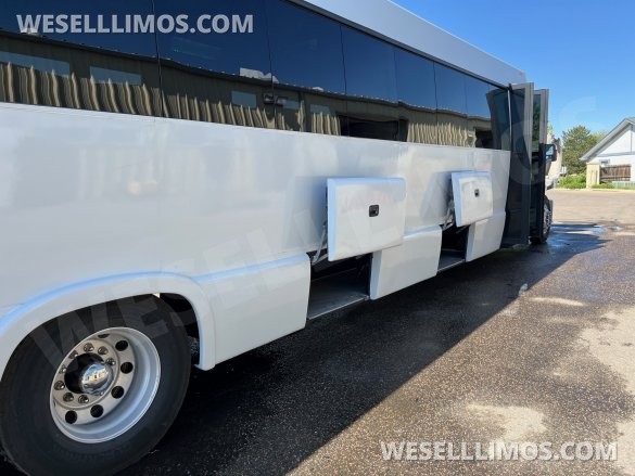 2013 Tiffany Ford F750 Limo Bus