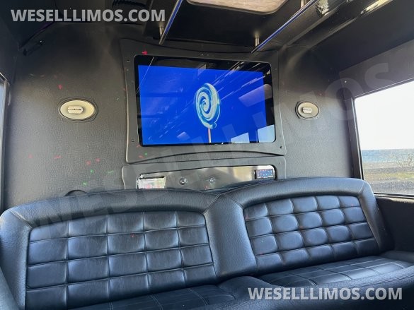 2013 Tiffany Ford F750 Limo Bus