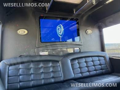 2013 Tiffany Ford F750 Limo Bus