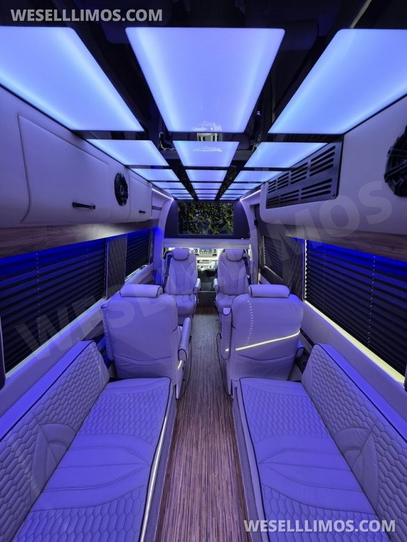 2020/22 Global Motor Coach Mercedes-Benz Sprinter 3500 Dual Rear Wheel Executive Shuttle