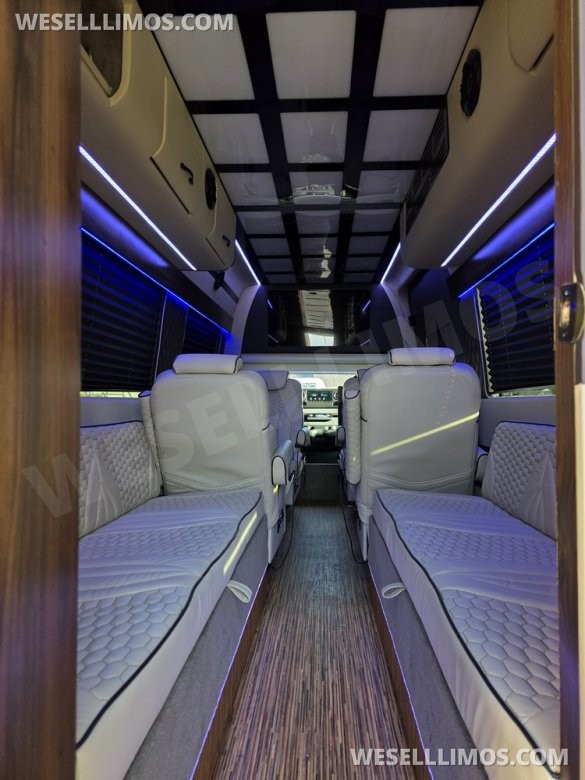 2020/22 Global Motor Coach Mercedes-Benz Sprinter 3500 Dual Rear Wheel Executive Shuttle