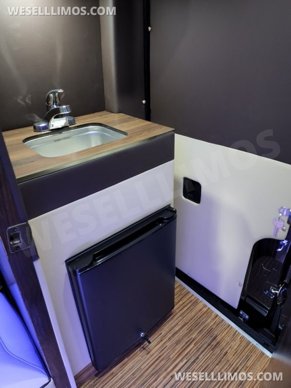 2020/22 Global Motor Coach Mercedes-Benz Sprinter 3500 Dual Rear Wheel Executive Shuttle