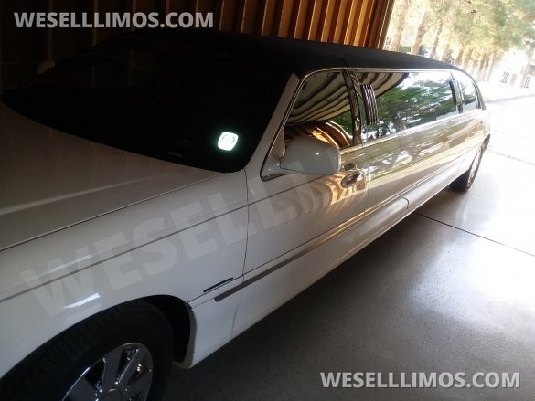 2004 krystal Lincoln towncar Limousine