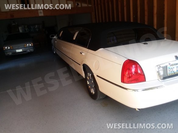2004 krystal Lincoln towncar Limousine