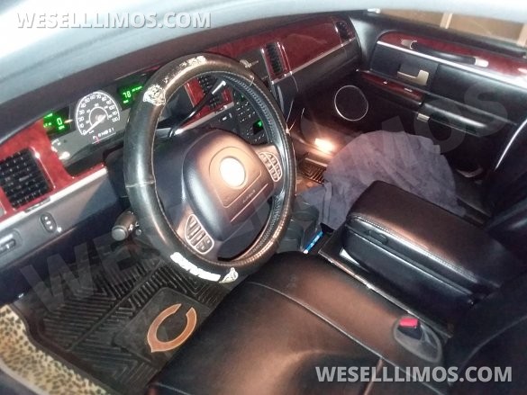 2004 krystal Lincoln towncar Limousine
