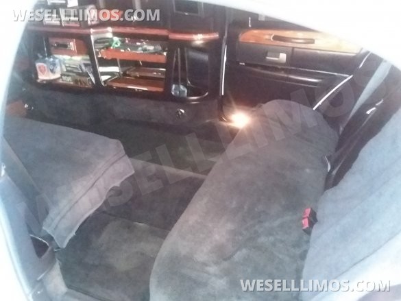 2004 krystal Lincoln towncar Limousine