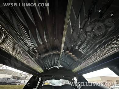2007 Lincoln Town Car 5-Door Limo Limousine for Sale in Carson, California, US - Photo 4