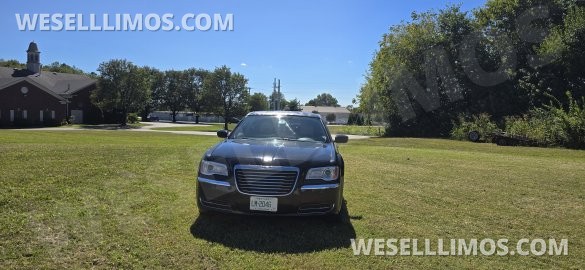 2013 Chrysler 300 Limo