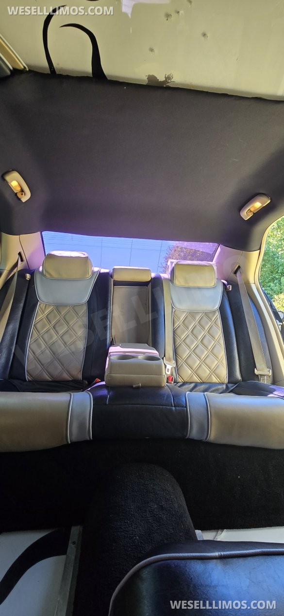 2013 Chrysler 300 Limo
