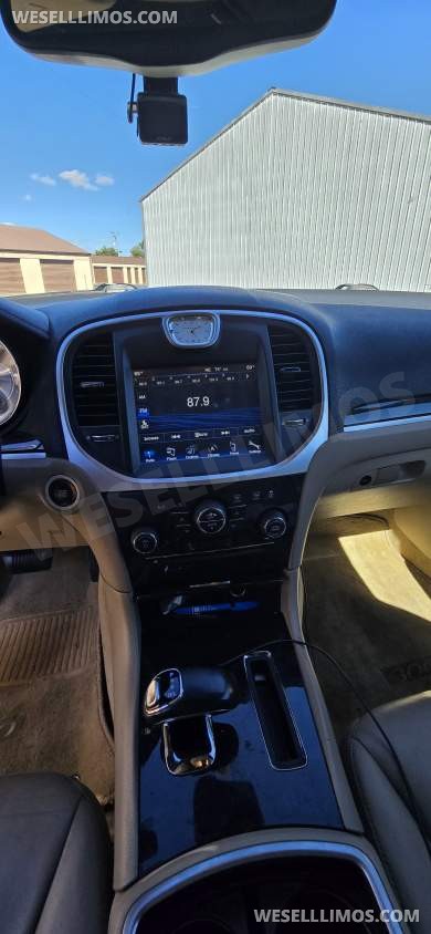 2013 Chrysler 300 Limo