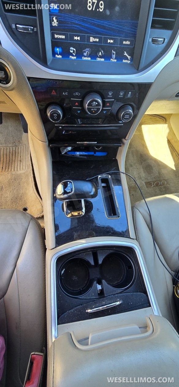 2013 Chrysler 300 Limo