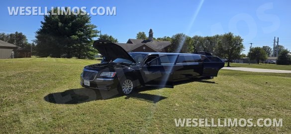 2013 Chrysler 300 Limo
