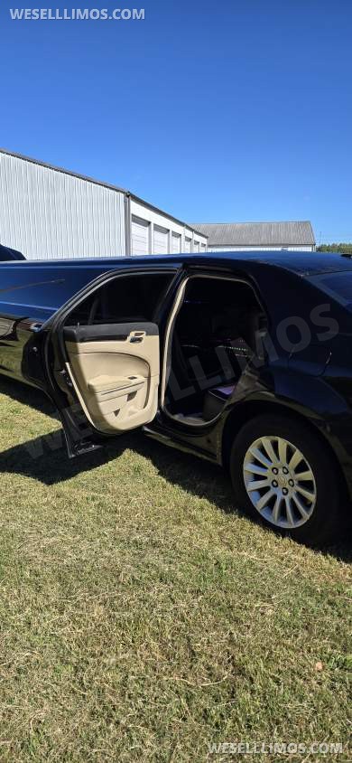 2013 Chrysler 300 Limo
