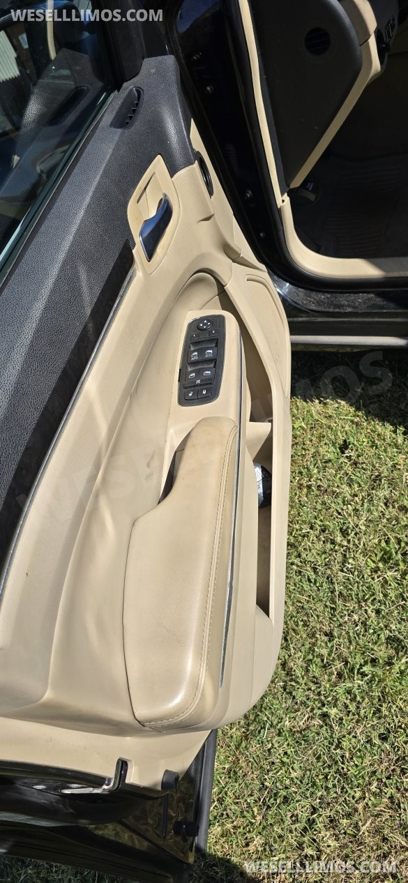2013 Chrysler 300 Limo