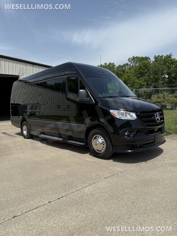 14 Passenger Limousine Mercedes-Benz Sprinter