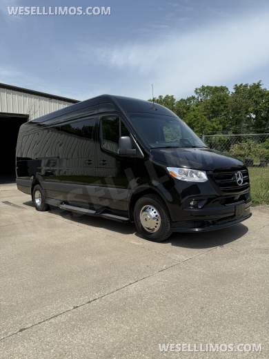 14 Passenger Limousine Mercedes-Benz Sprinter