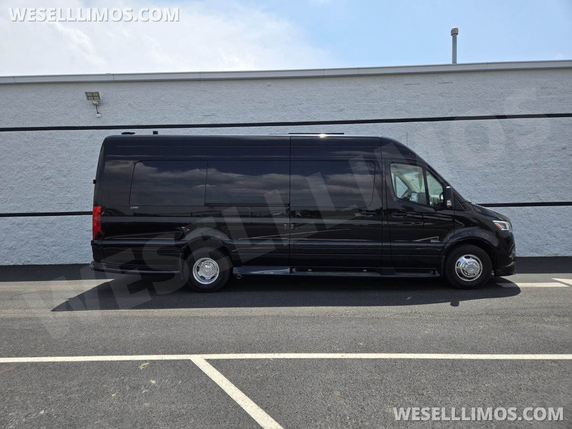 2026 Mercedes-Benz Sprinter - Midwest Automotive Designs Luxe Cruiser - Rear Bathroom - Photo 3