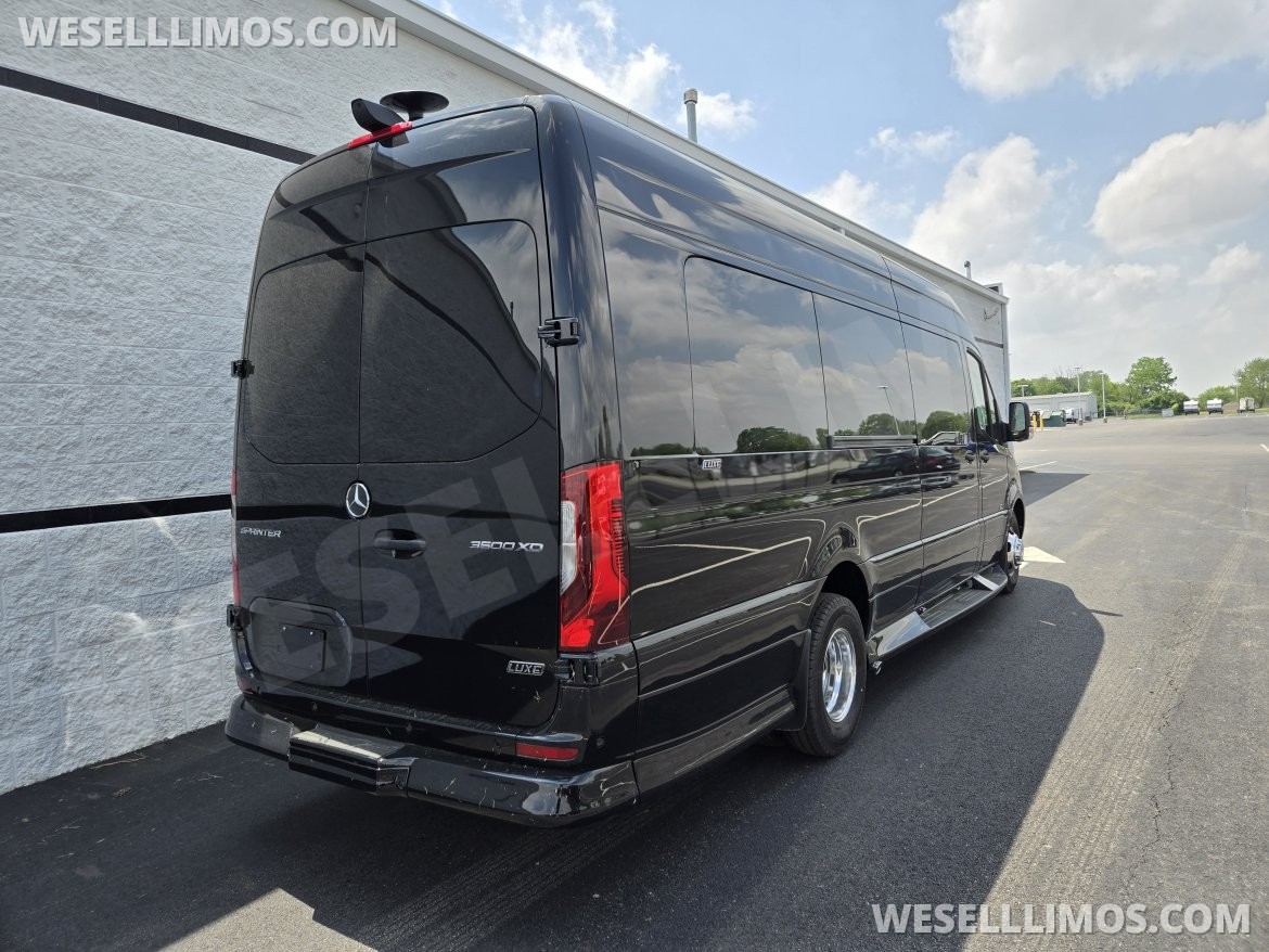 2026 Mercedes-Benz Sprinter - Midwest Automotive Designs Luxe Cruiser - Rear Bathroom - Photo 4