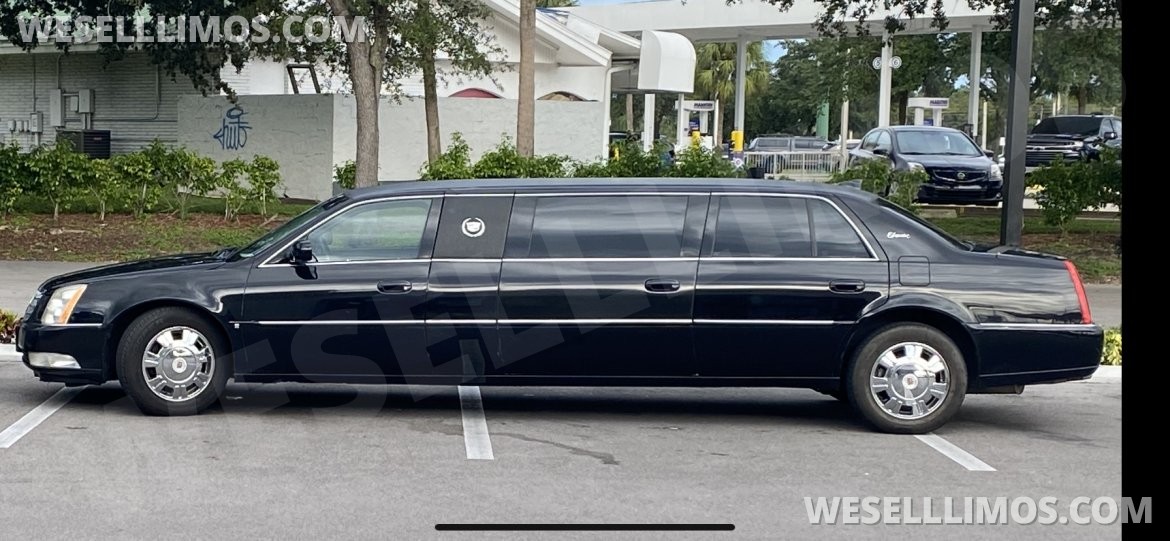 Limousine for sale: 2009 Cadillac 6 door limousine