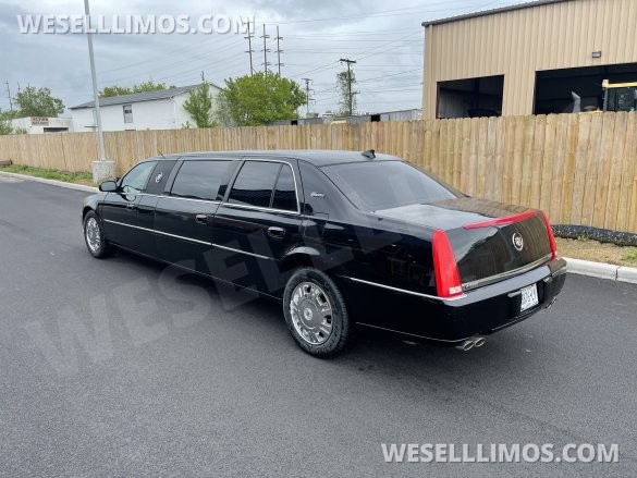 2009 Cadillac 6 door limousine Limousine