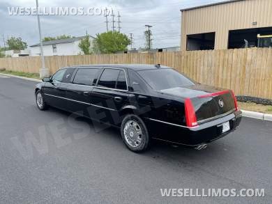 2009 Cadillac 6 door limousine Limousine