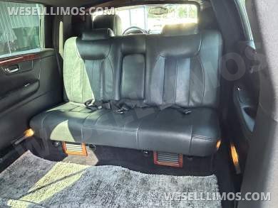 2009 Cadillac 6 door limousine Limousine