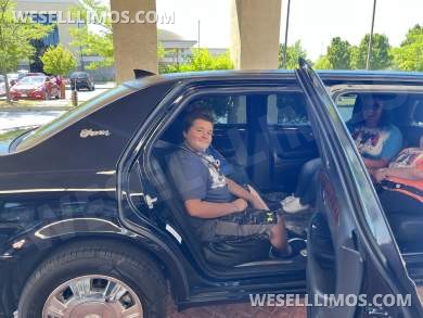 2009 Cadillac 6 door limousine Limousine