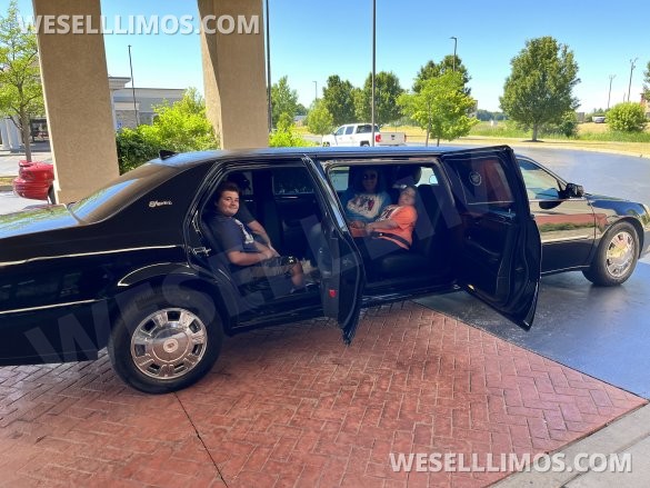 2009 Cadillac 6 door limousine Limousine