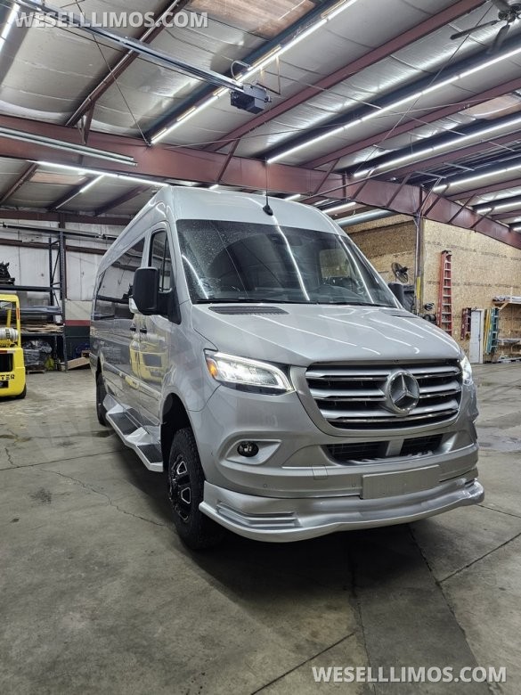 2023 Brand New Global Motor Coach Mercedes-Benz Sprinter All Wheel Drive Limo Sprinter