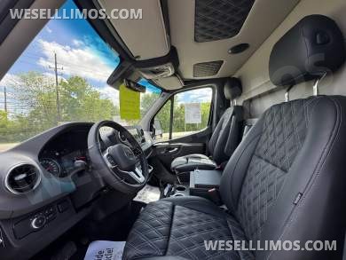 2025 Midwest Mercedes-Benz Executive Shuttle 15 Passenger Sprinter #14411