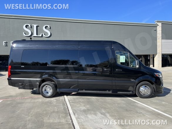 2025 Mercedes-Benz Luxe Cruiser D6 Sprinter for Sale in Cypress, TX - Photo 2