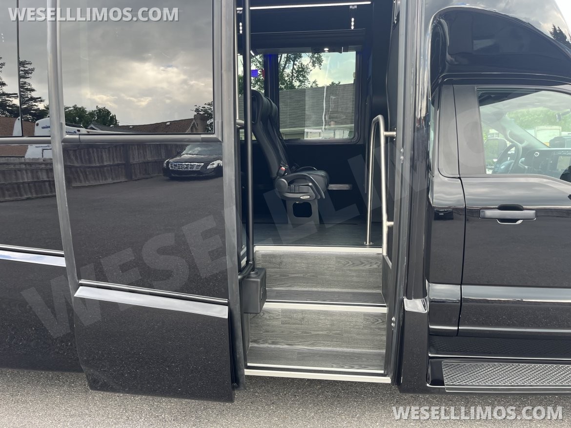 Photo of Shuttle Bus for sale: 2025 Ford F600 by Grech