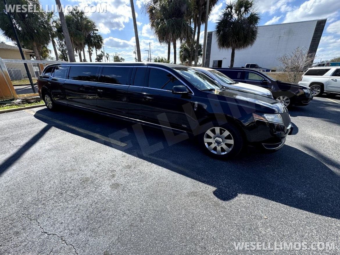 2013 Royale Lincoln Mkt Limousine 5 Door - Photo 2
