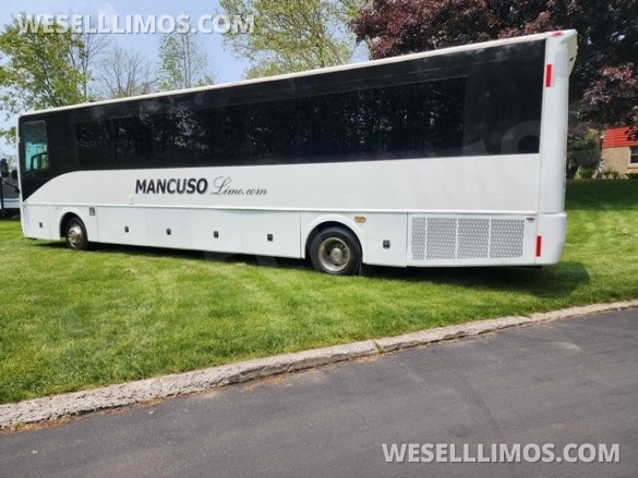 2014 CT Coach Builders Freightliner CT COACH LLL41 Limo Bus