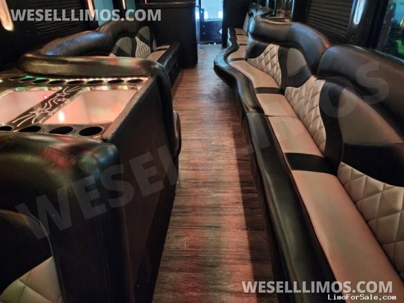 2014 CT Coach Builders Freightliner CT COACH LLL41 Limo Bus