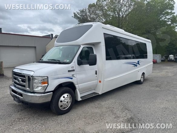 2017 Berkshire Ford E450 Executive Shuttle