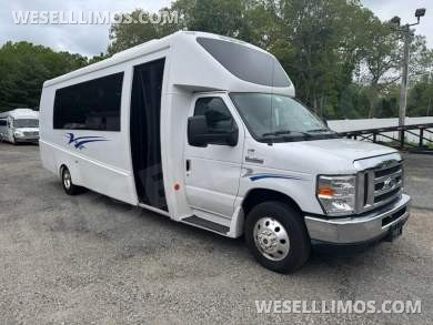 2017 Berkshire Ford E450 Executive Shuttle
