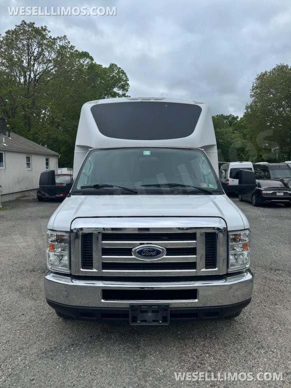2017 Berkshire Ford E450 Executive Shuttle