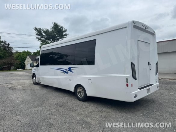 2017 Berkshire Ford E450 Executive Shuttle