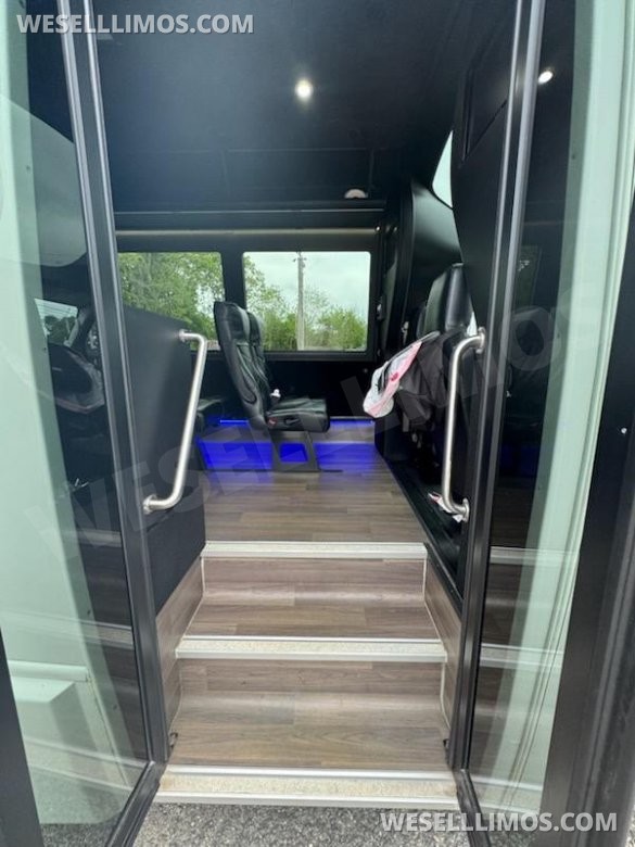 2017 Berkshire Ford E450 Executive Shuttle