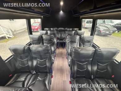 2017 Berkshire Ford E450 Executive Shuttle