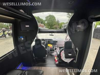 2017 Berkshire Ford E450 Executive Shuttle