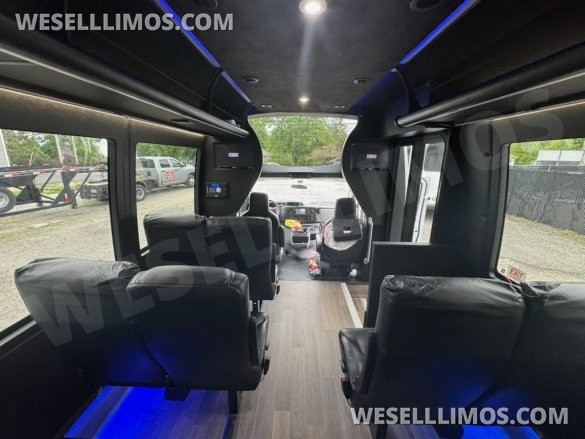 2017 Berkshire Ford E450 Executive Shuttle