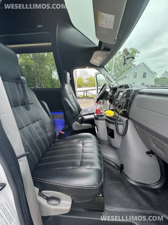 2017 Berkshire Ford E450 Executive Shuttle